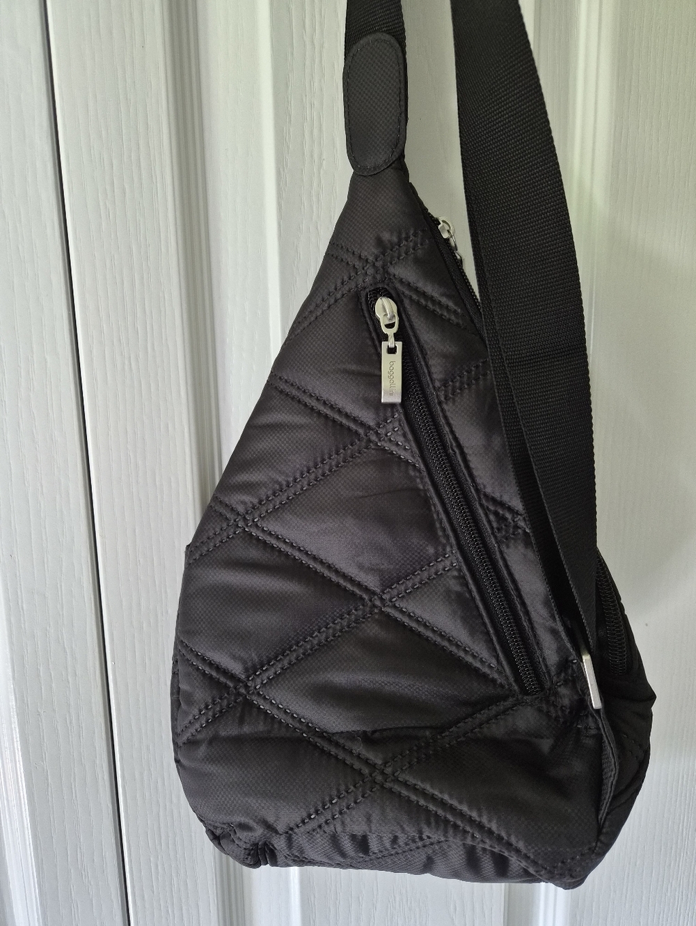 Baggallini Black Quilted Sling Belt Bag - Picture 2 of 3